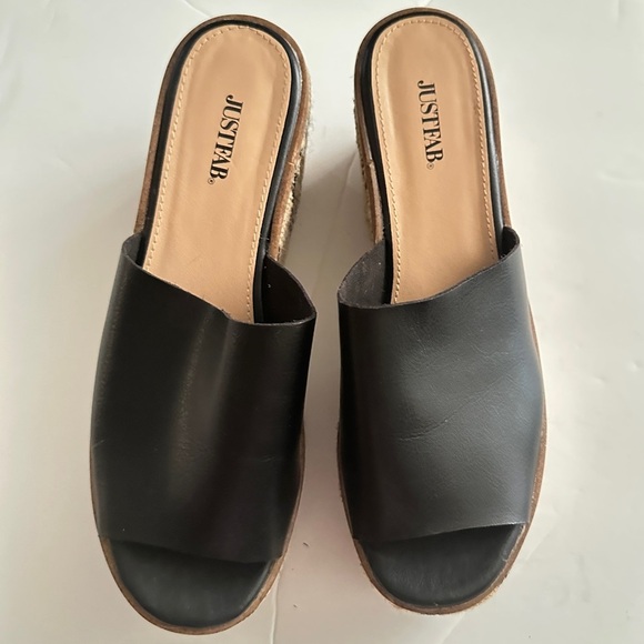 JustFab Black Platform Sandals – Woven Sole – Size 7.5 (RAEDELL) Pre-Owned - Picture 1 of 7